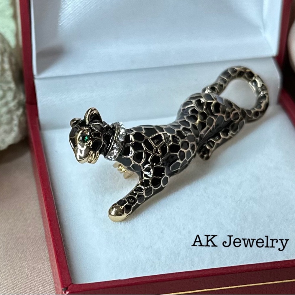 πBROOCH, Panther Classy Elegant Cheetah Leopard Pin, Cat 2 inch long - Picture 3 of 5